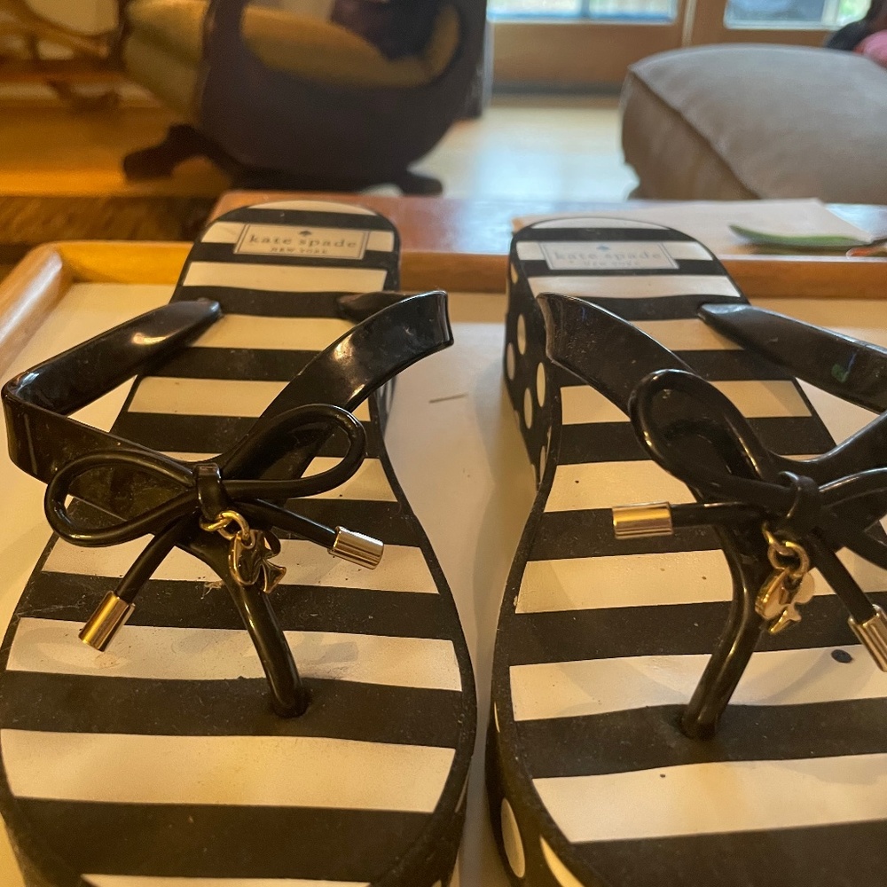 Kate Spade thong, sandals